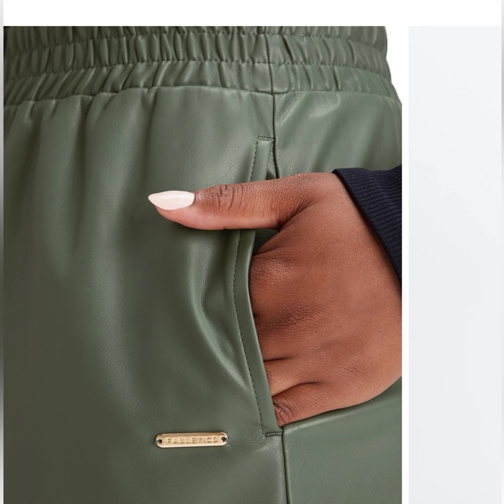 Fabletics Vegan Leather High-Waisted Short Size Medium‎ NWT - Picture 12 of 12